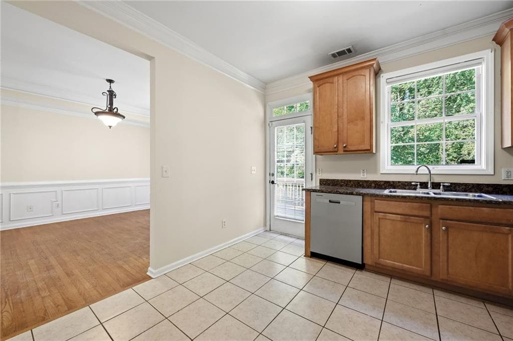 3 bedroom, 3 bathroom, 2,200 sq ft townhouse for rent at 8949 Carroll Manor Drive #508, Sandy Springs, GA 30350 for $2,450 a month — photo 9