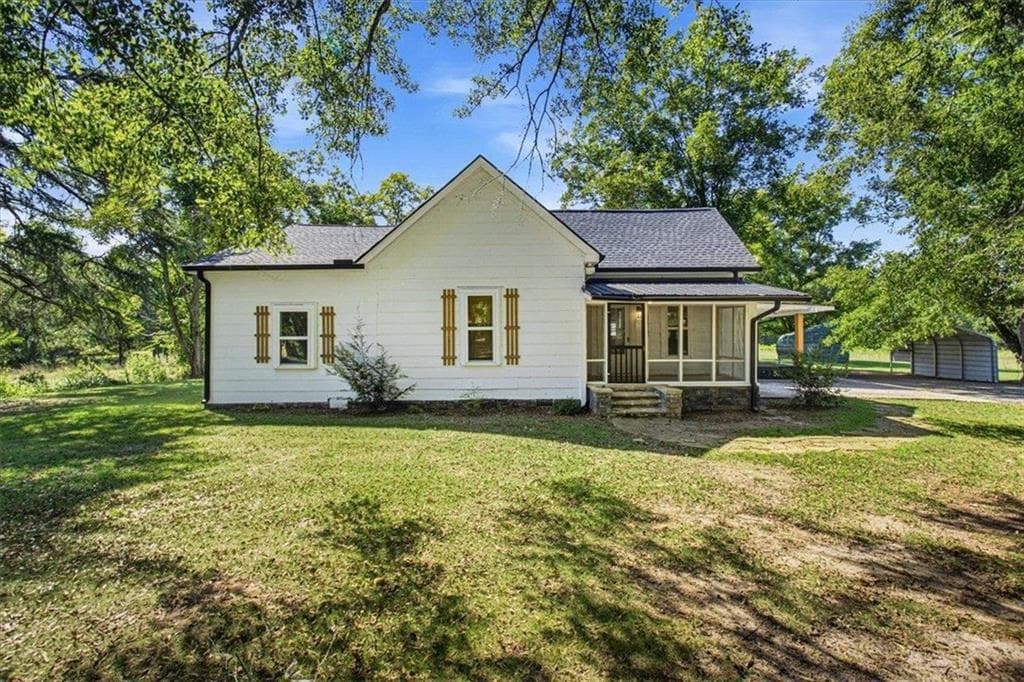 4 bedroom, 2 bathroom, 1,610 sq ft single family residence for sale at 769 Yatesville Road, Barnesville, GA 30204 — photo 2