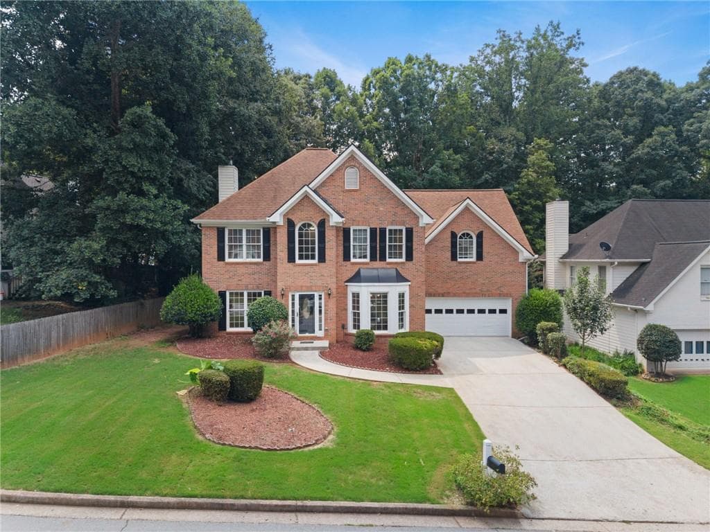 4 bedroom, 3 bathroom, 2,650 sq ft single family residence under contract at 1010 Burycove Lane, Lawrenceville, GA 30043 — photo 3