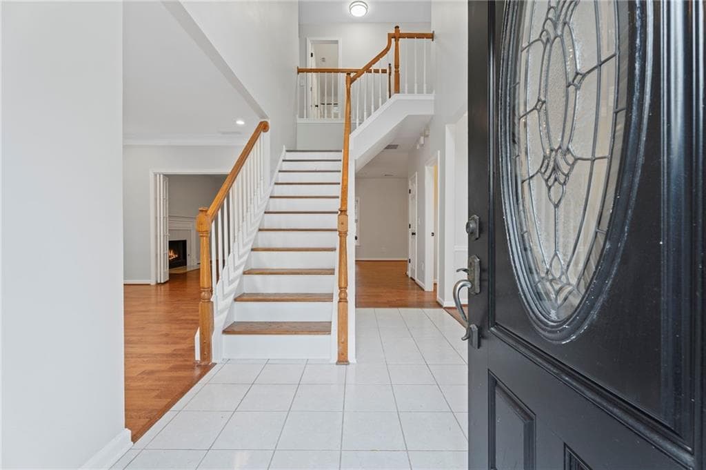 4 bedroom, 3 bathroom, 2,650 sq ft single family residence under contract at 1010 Burycove Lane, Lawrenceville, GA 30043 — photo 5