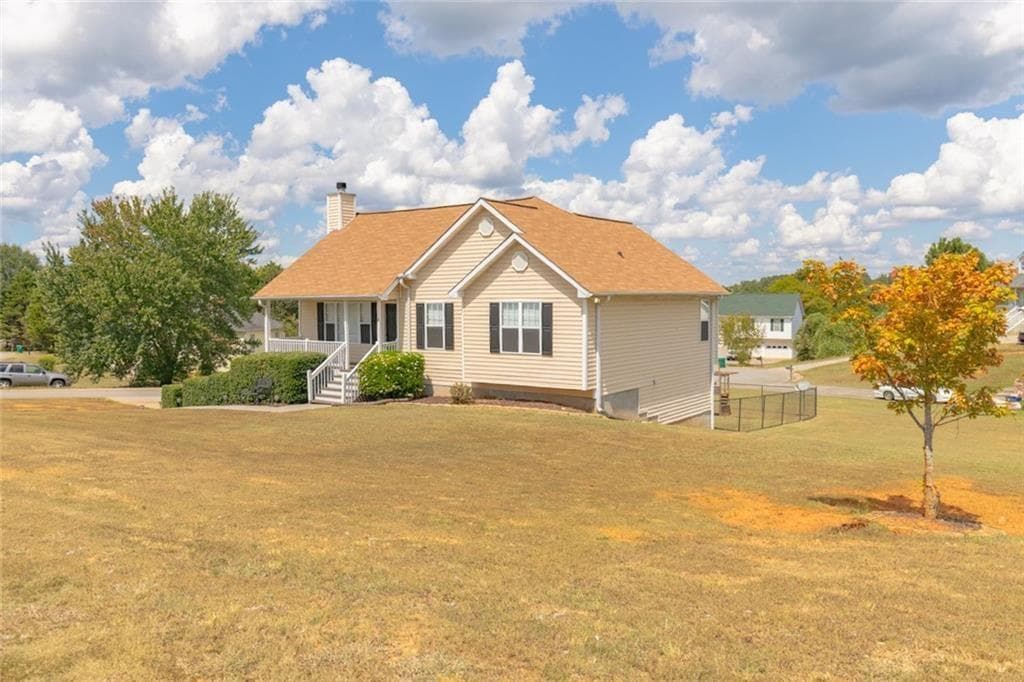 3 bedroom, 2 bathroom, 1,859 sq ft single family residence under contract at 2 Court Crossing, Adairsville, GA 30103 — photo 3