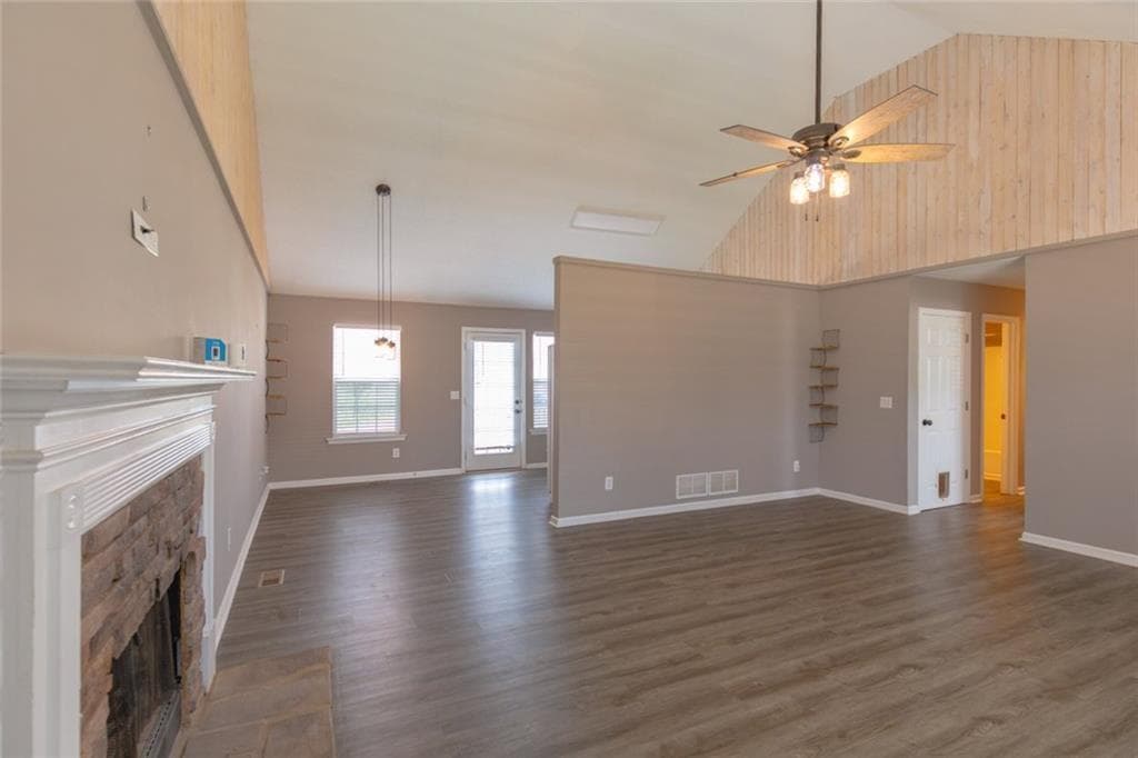 3 bedroom, 2 bathroom, 1,859 sq ft single family residence under contract at 2 Court Crossing, Adairsville, GA 30103 — photo 9