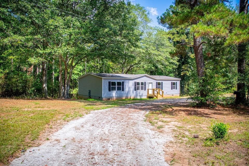 4 bedroom, 2 bathroom, 1,568 sq ft single family residence for sale at 238 Old Lowell Mill Road, Carrollton, GA 30116 — photo 3