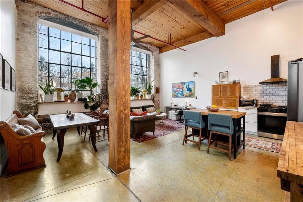 1 bedroom, 1 bathroom, 1,009 sq ft condominium for sale at 170 Boulevard H226, Atlanta, GA 30312