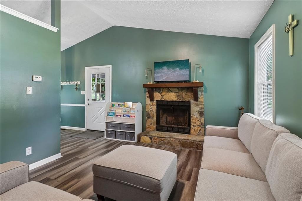 3 bedroom, 2 bathroom, 1,785 sq ft single family residence for sale at 2580 Suncrest Court, Buford, GA 30519 — photo 5