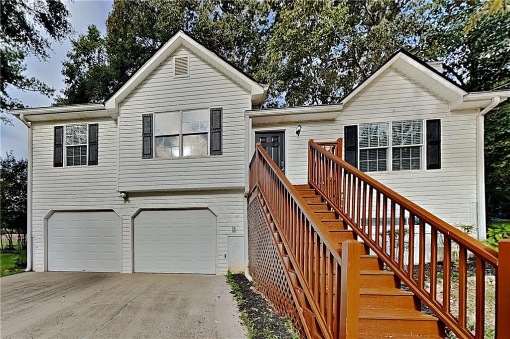 3 bedroom, 2 bathroom, 1,259 sq ft single family residence for rent at 123 Burton Drive, Douglasville, GA 30134 for $1,725 a month — photo 1 of 21