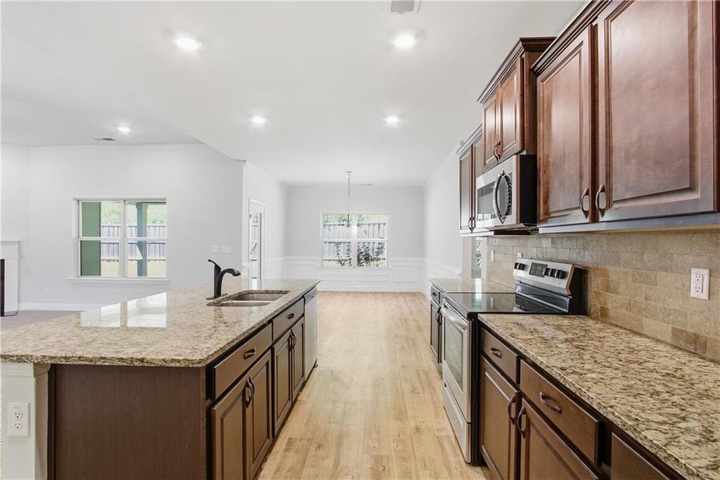 3 bedroom, 3 bathroom, 2,568 sq ft single family residence for sale at 403 Bramlett Ridge Drive, Dallas, GA 30157 — photo 7