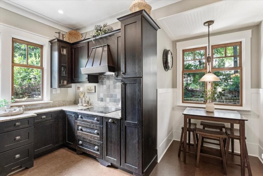 5 bedroom, 5 bathroom, 4,089 sq ft single family residence for sale at 105 Weatherford Place, Roswell, GA 30075 — photo 3