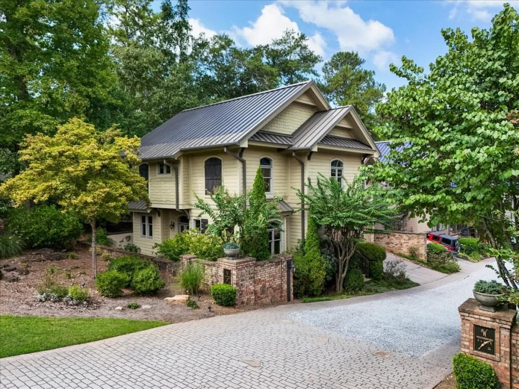 5 bedroom, 5 bathroom, 4,089 sq ft single family residence for sale at 105 Weatherford Place, Roswell, GA 30075 — photo 6
