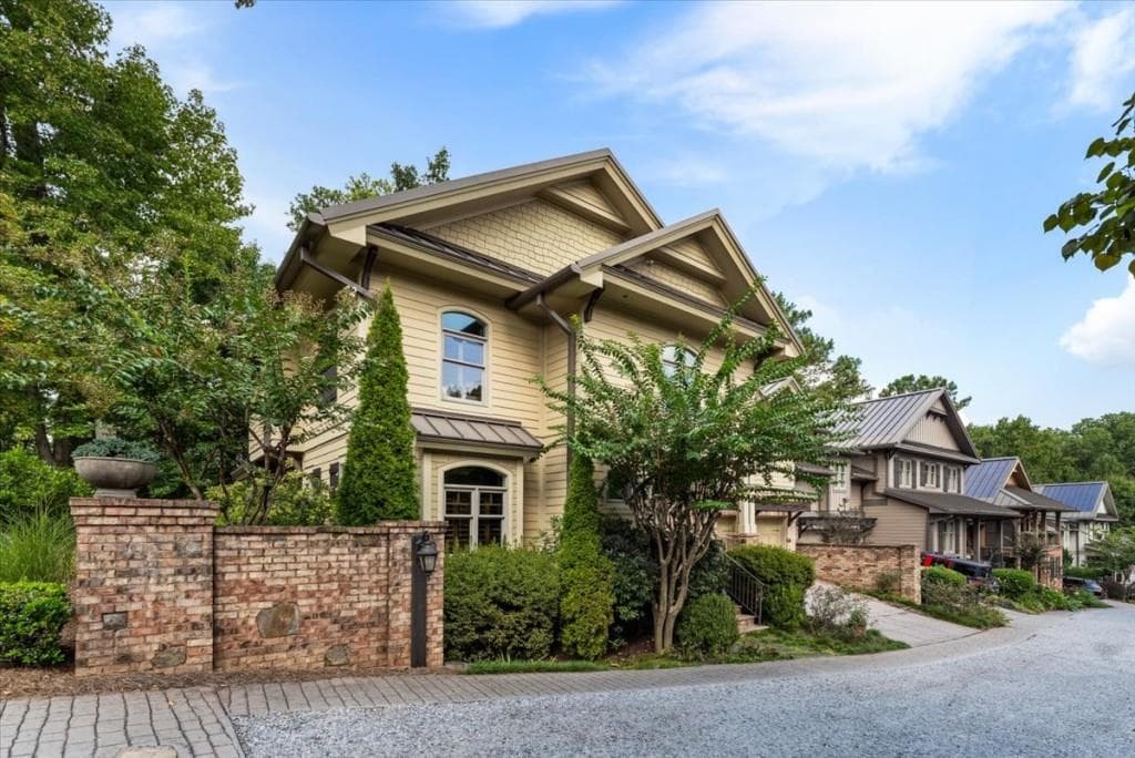 5 bedroom, 5 bathroom, 4,089 sq ft single family residence for sale at 105 Weatherford Place, Roswell, GA 30075 — photo 7