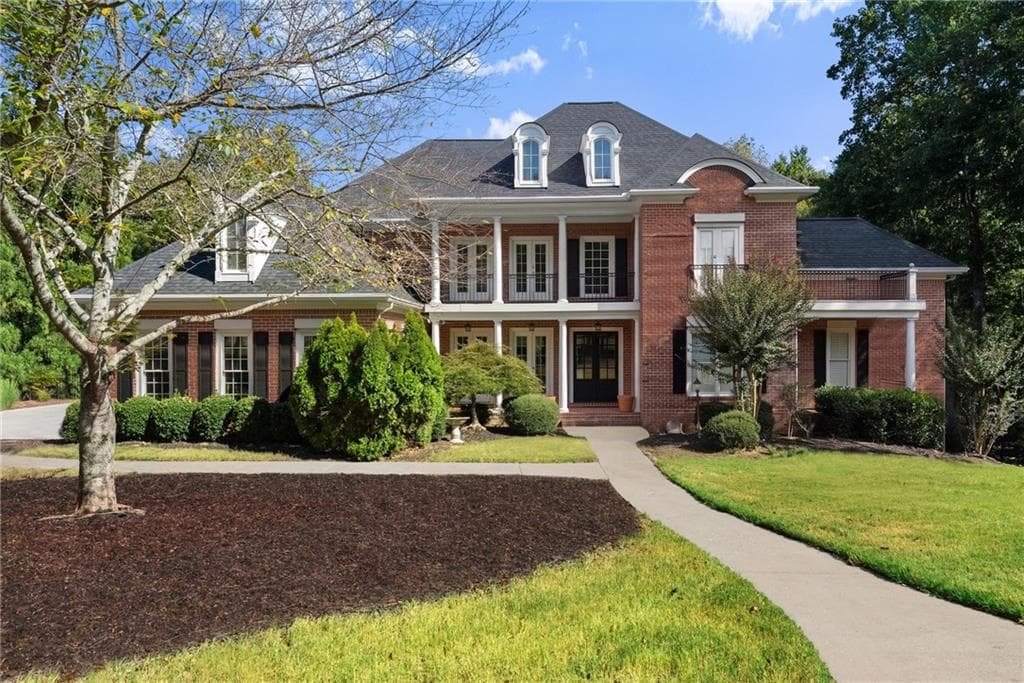 4 bedroom, 6 bathroom, 7,303 sq ft single family residence for sale at 2040 Tee Drive, Braselton, GA 30517 — photo 2