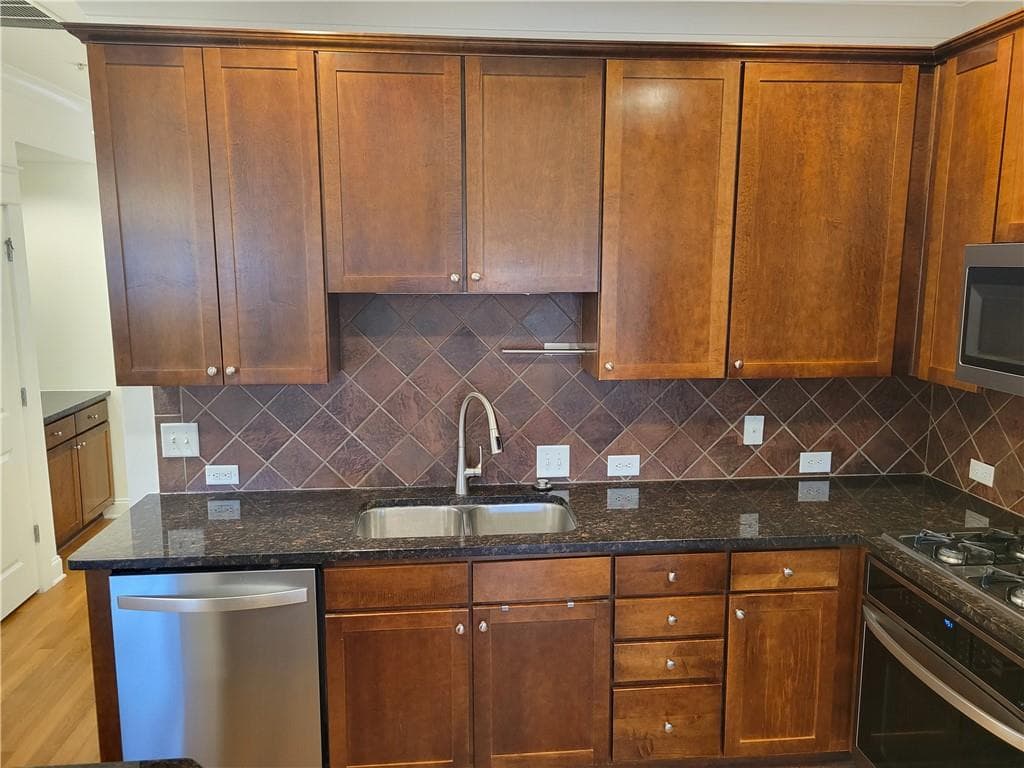 3 bedroom, 3 bathroom, 2,454 sq ft townhouse for rent at 655 Mead Street 38, Atlanta, GA 30312 for $2,895 a month — photo 6