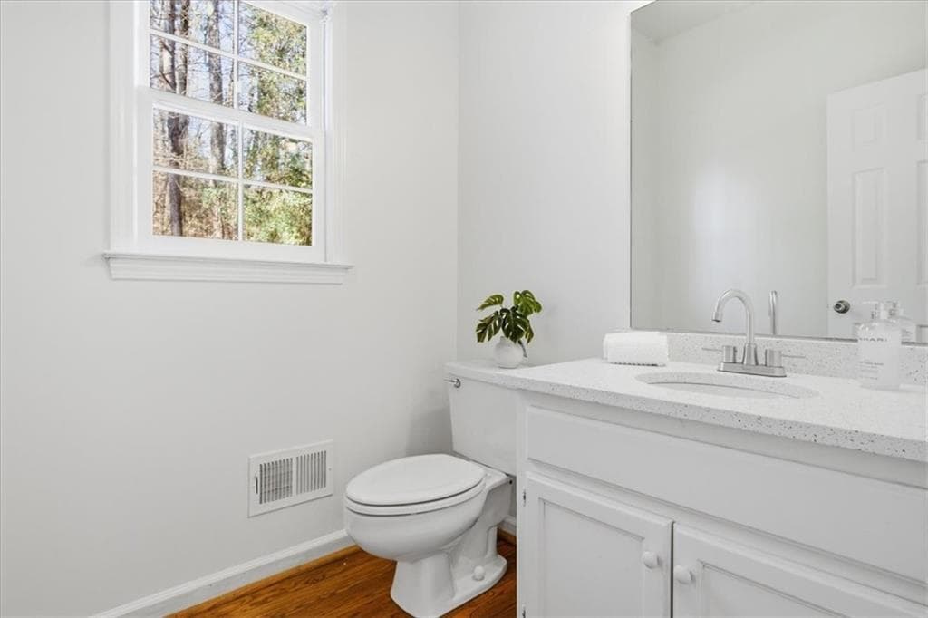 4 bedroom, 3 bathroom, 3,286 sq ft single family residence for rent at 815 Kings Arms Way, Alpharetta, GA 30022 for $3,500 a month — photo 10