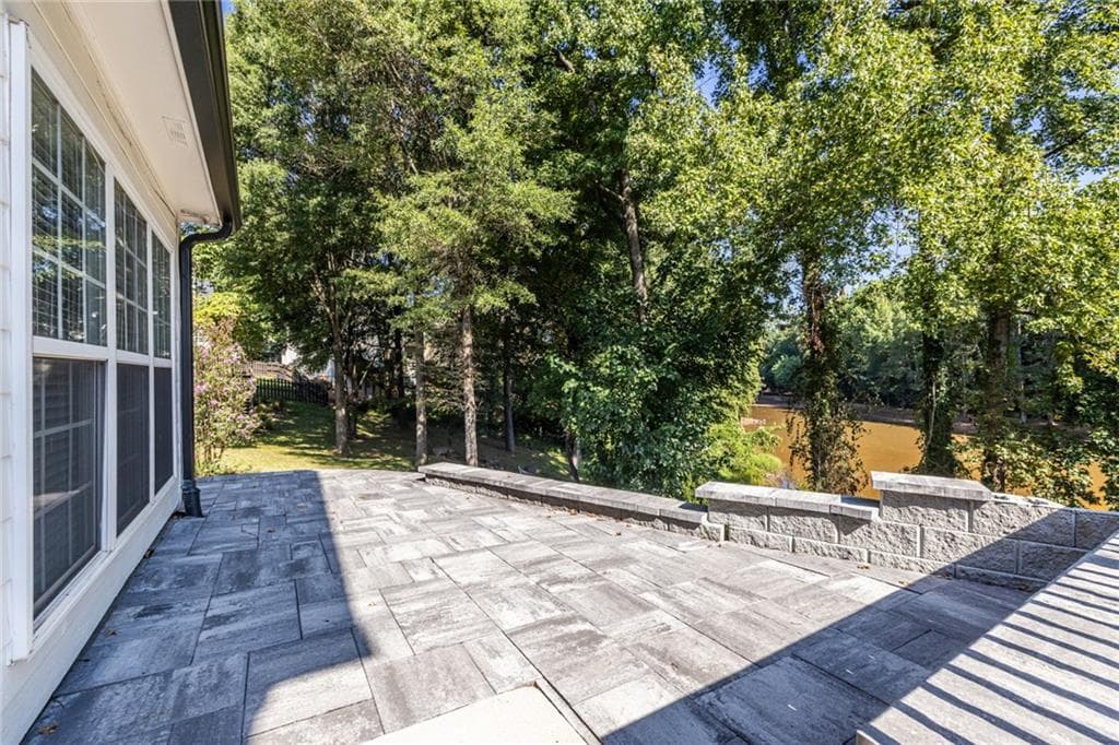 4 bedroom, 3 bathroom, 2,459 sq ft single family residence for sale at 577 Lantern Wood Drive, Scottdale, GA 30079 — photo 7
