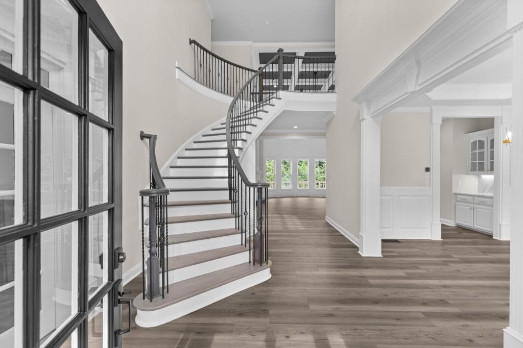 6 bedroom, 6 bathroom, 7,604 sq ft single family residence for sale at 2302 Walkers Glen Lane, Buford, GA 30519 — photo 4