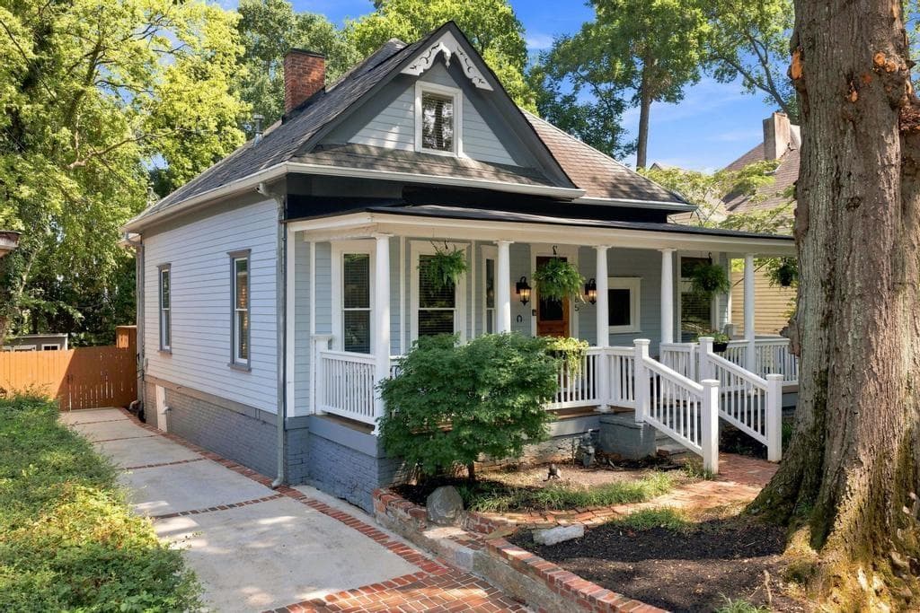 3 bedroom, 3 bathroom, 2,298 sq ft single family residence for sale at 285 Alaska Avenue, Atlanta, GA 30312