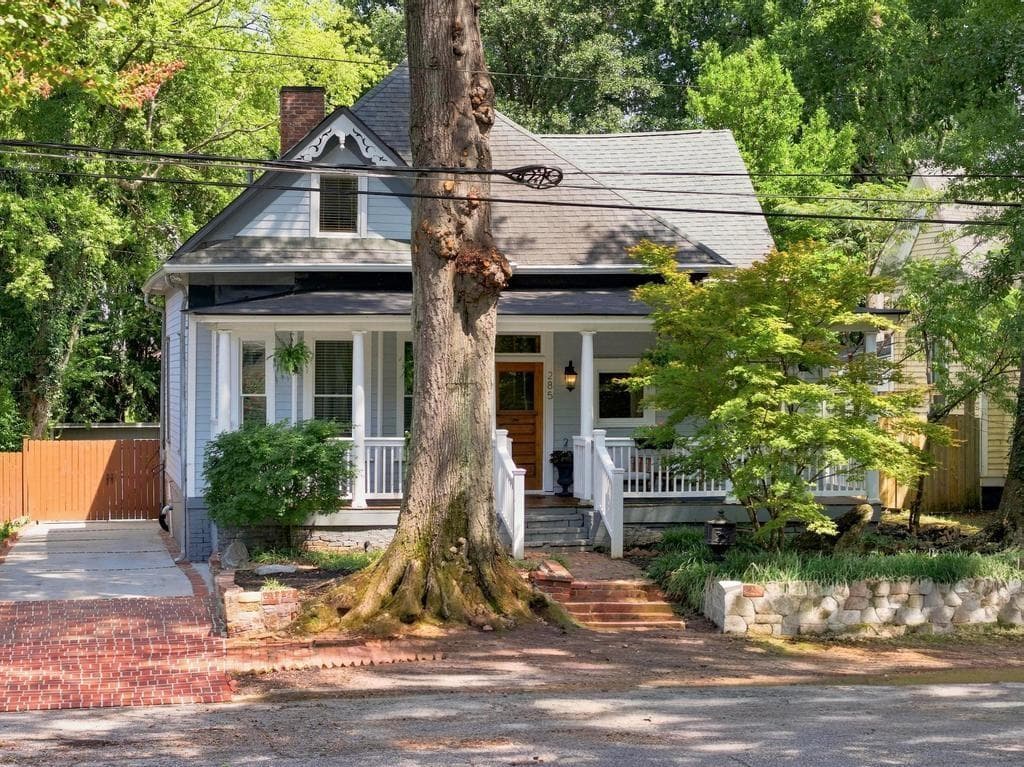 3 bedroom, 3 bathroom, 2,298 sq ft single family residence for sale at 285 Alaska Avenue, Atlanta, GA 30312 — photo 2