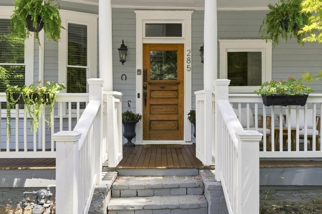 3 bedroom, 3 bathroom, 2,298 sq ft single family residence for sale at 285 Alaska Avenue, Atlanta, GA 30312 — photo 3