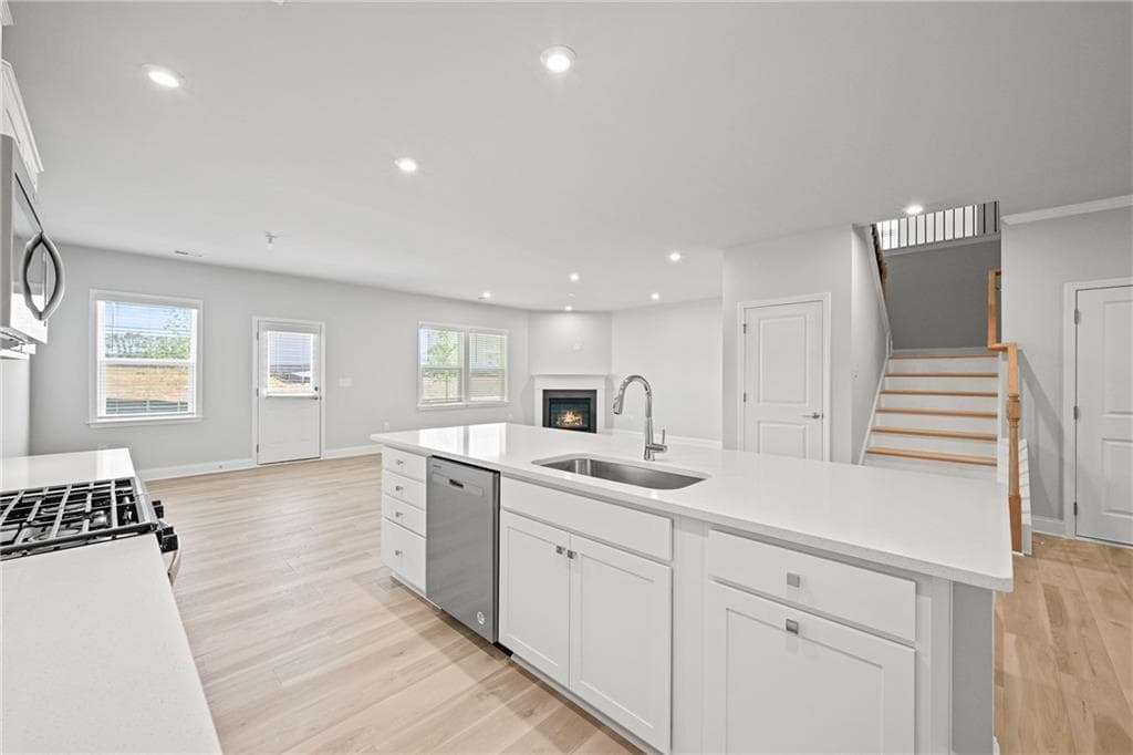 5 bedroom, 3 bathroom, 2,956 sq ft single family residence under contract at 388 Capri Court, Mcdonough, GA 30252 — photo 5