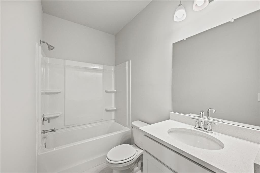 5 bedroom, 3 bathroom, 2,956 sq ft single family residence under contract at 388 Capri Court, Mcdonough, GA 30252 — photo 10