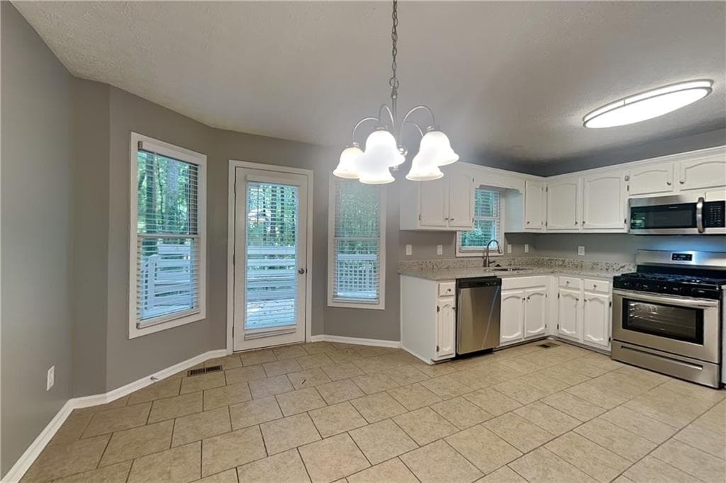 4 bedroom, 3 bathroom, 1,746 sq ft single family residence for rent at 211 Mill Pointe Drive, Dallas, GA 30157 for $1,925 a month — photo 5