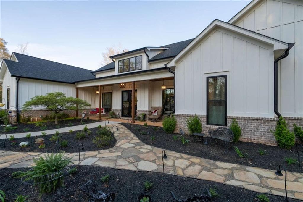 4 bedroom, 4 bathroom, 3,451 sq ft single family residence for sale at 1953 Barton Bridge Road, Monroe, GA 30655 — photo 9