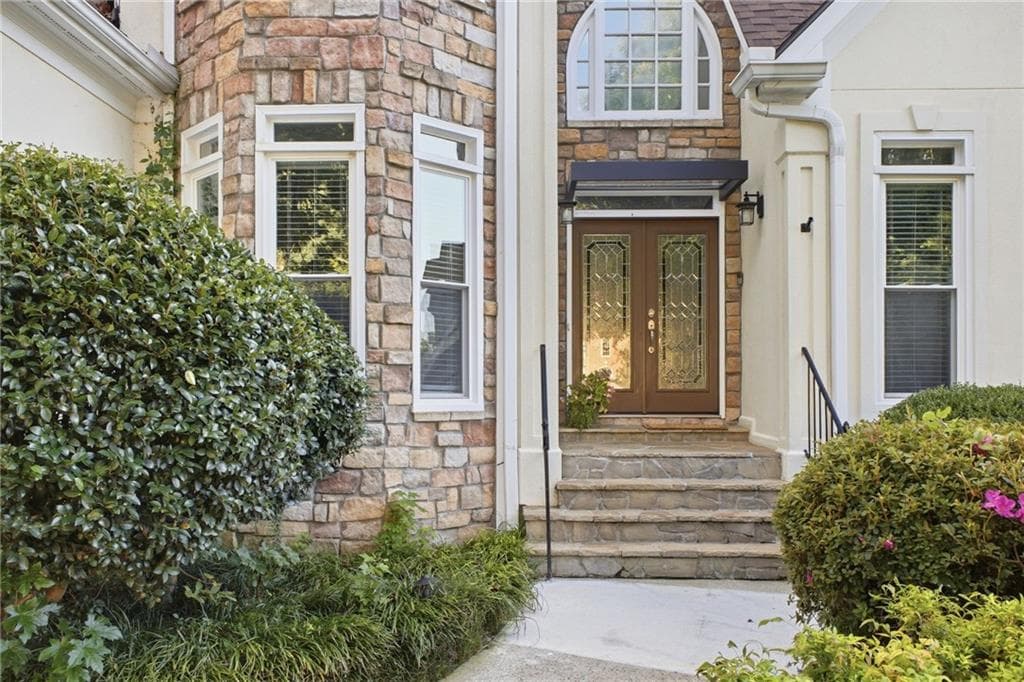 5 bedroom, 5 bathroom, 4,640 sq ft single family residence for sale at 1820 Eagle Summit Court, Lawrenceville, GA 30043 — photo 2