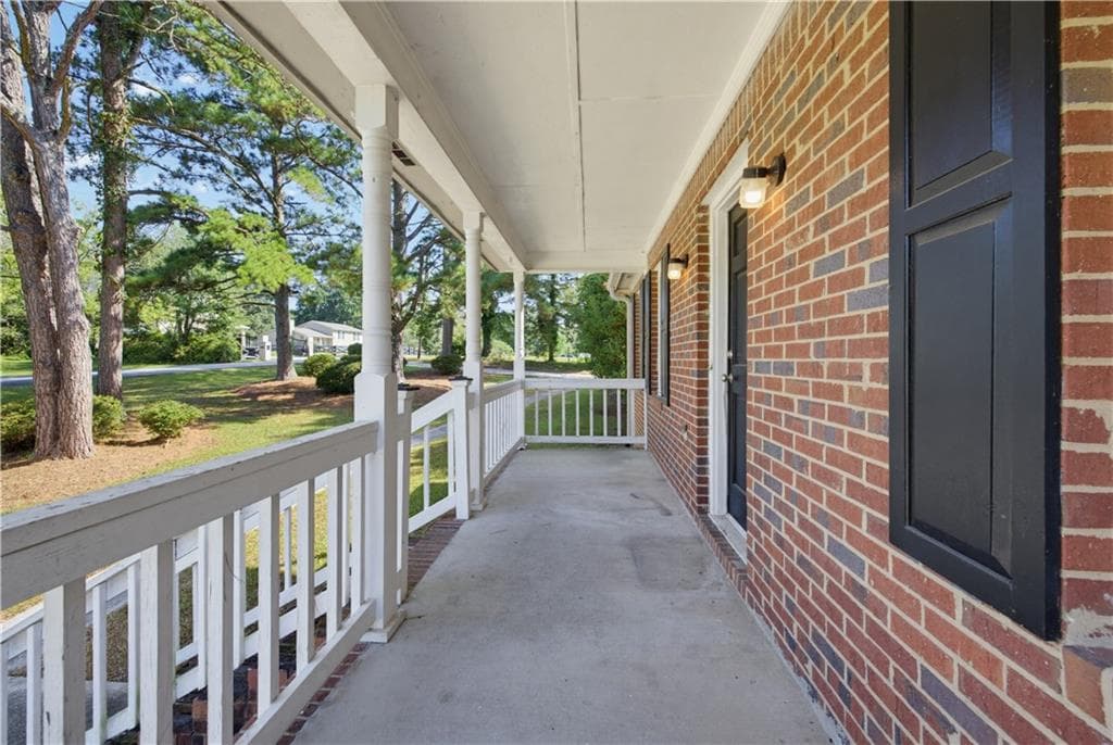 4 bedroom, 3 bathroom, 2,280 sq ft single family residence under contract at 2649 Majestic Circle, Dacula, GA 30019 — photo 5