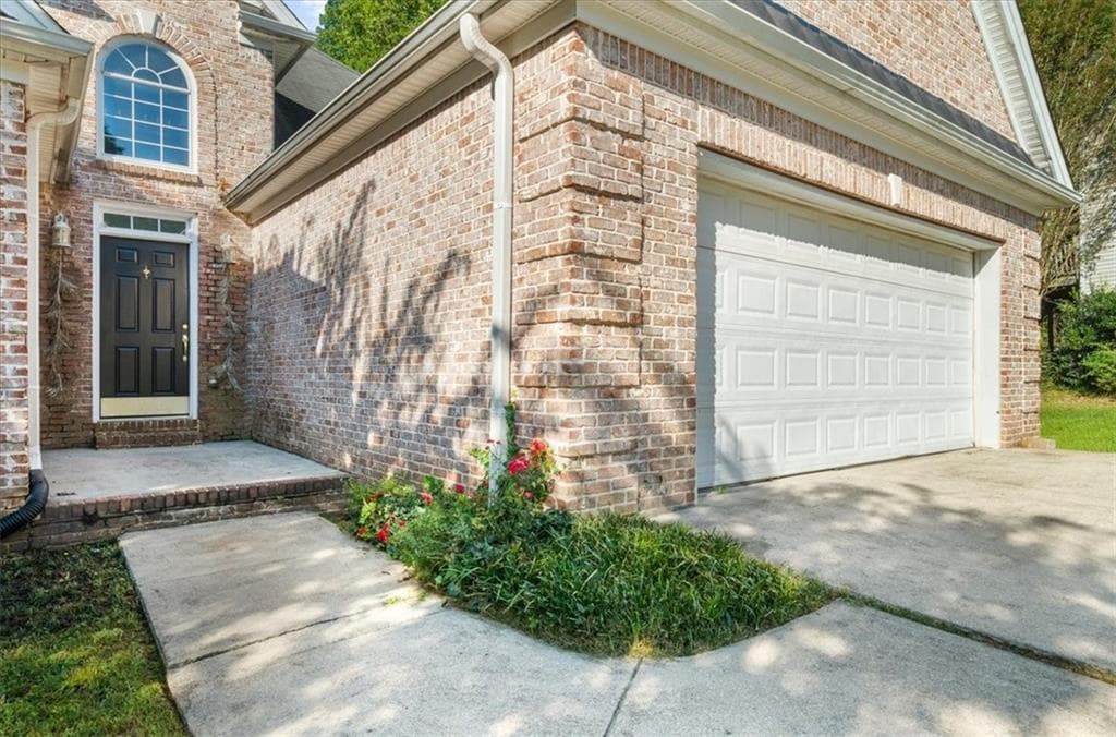 6 bedroom, 4 bathroom, 3,700 sq ft single family residence for sale at 10017 Harmon Springs Drive, Villa Rica, GA 30180 — photo 3