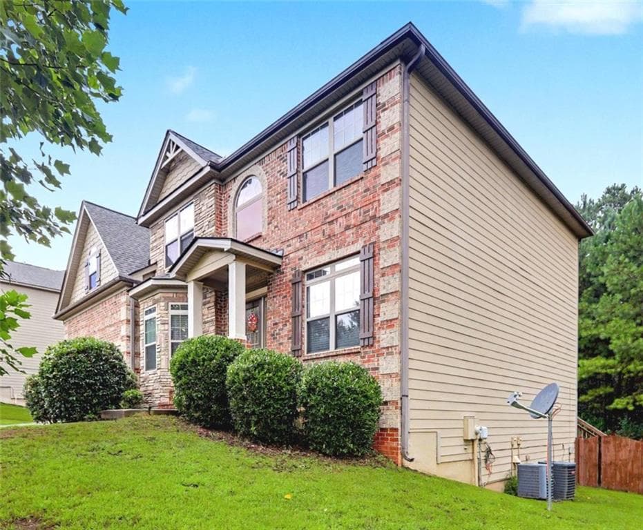 5 bedroom, 3 bathroom, 3,608 sq ft single family residence for sale at 825 Belmar Pass, Fairburn, GA 30213 — photo 2