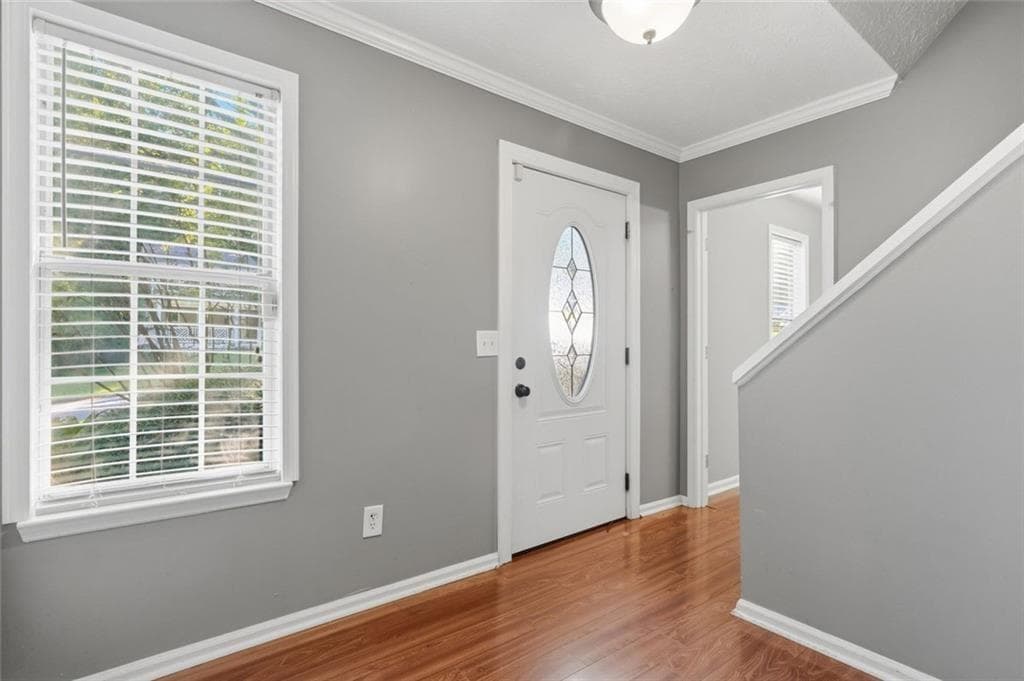 3 bedroom, 3 bathroom, 1,600 sq ft single family residence under contract at 10690 Plantation Bridge Drive, Johns Creek, GA 30022 — photo 4