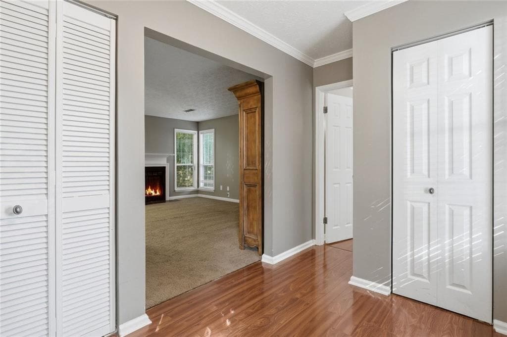 3 bedroom, 3 bathroom, 1,600 sq ft single family residence under contract at 10690 Plantation Bridge Drive, Johns Creek, GA 30022 — photo 5