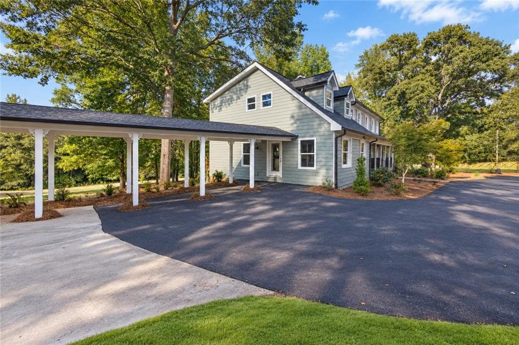 7 bedroom, 6 bathroom, 6,000 sq ft single family residence for sale at 287 Rising Star Road, Fayetteville, GA 30215 — photo 4