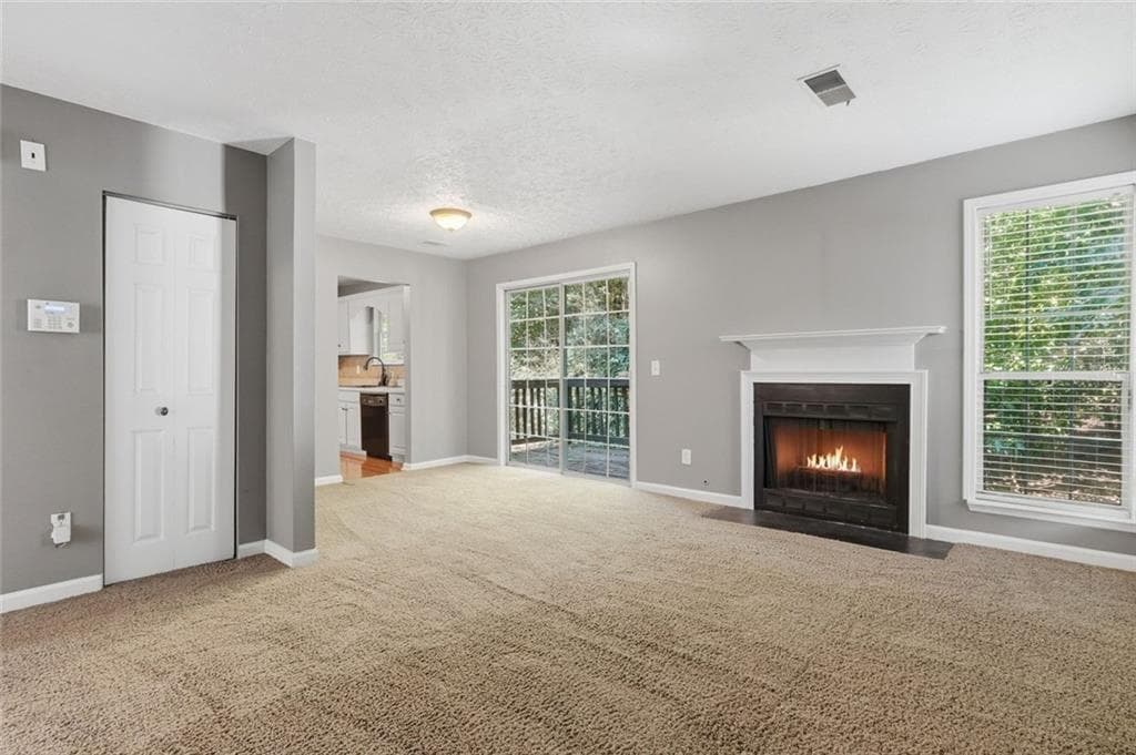 3 bedroom, 3 bathroom, 1,600 sq ft single family residence under contract at 10690 Plantation Bridge Drive, Johns Creek, GA 30022 — photo 6