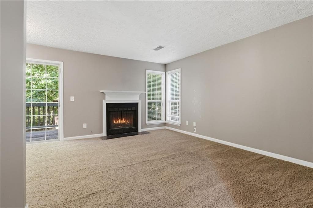 3 bedroom, 3 bathroom, 1,600 sq ft single family residence under contract at 10690 Plantation Bridge Drive, Johns Creek, GA 30022 — photo 9