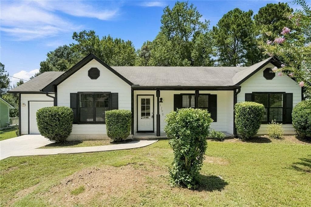 3 bedroom, 2 bathroom, 1,192 sq ft single family residence for sale at 1298 Winslow Drive, Jonesboro, GA 30238