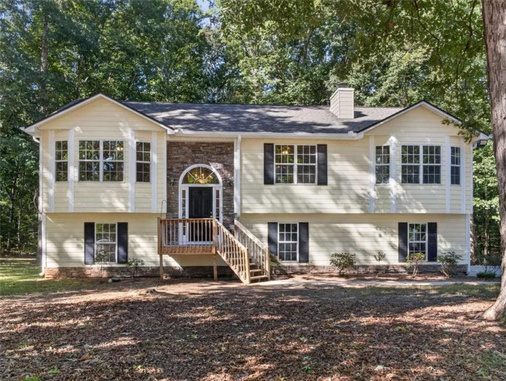 4 bedroom, 3 bathroom, 2,380 sq ft single family residence under contract at 1052 Crystal Brook Way, Monroe, GA 30655 — photo 3