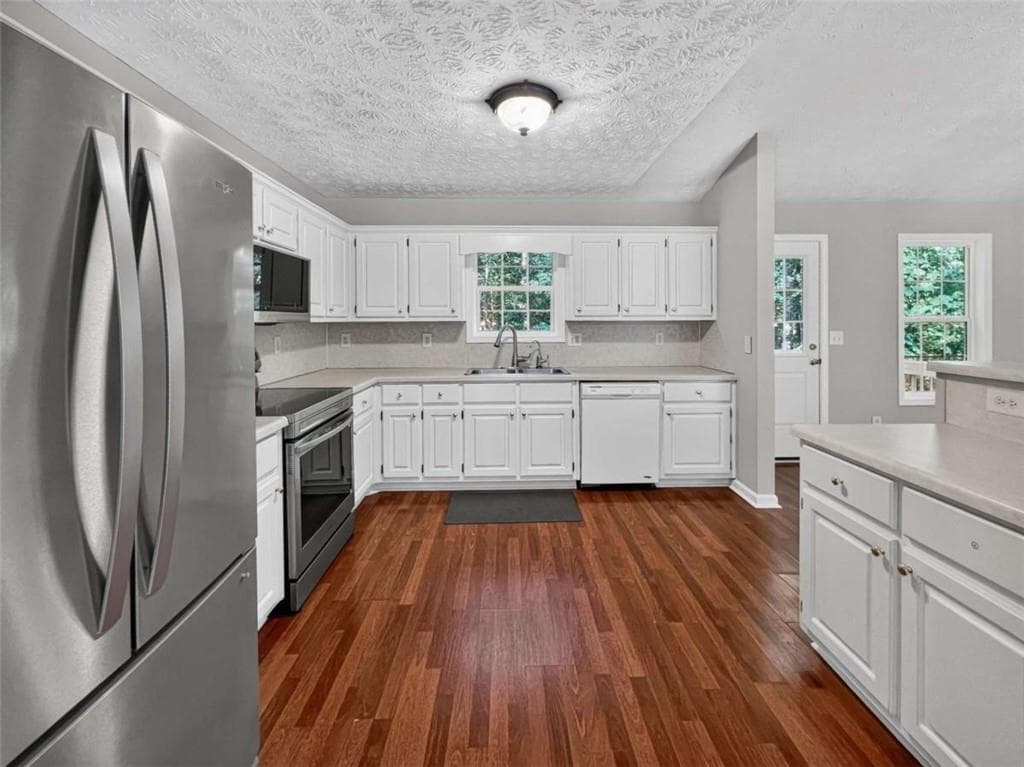 4 bedroom, 3 bathroom, 2,380 sq ft single family residence under contract at 1052 Crystal Brook Way, Monroe, GA 30655 — photo 9
