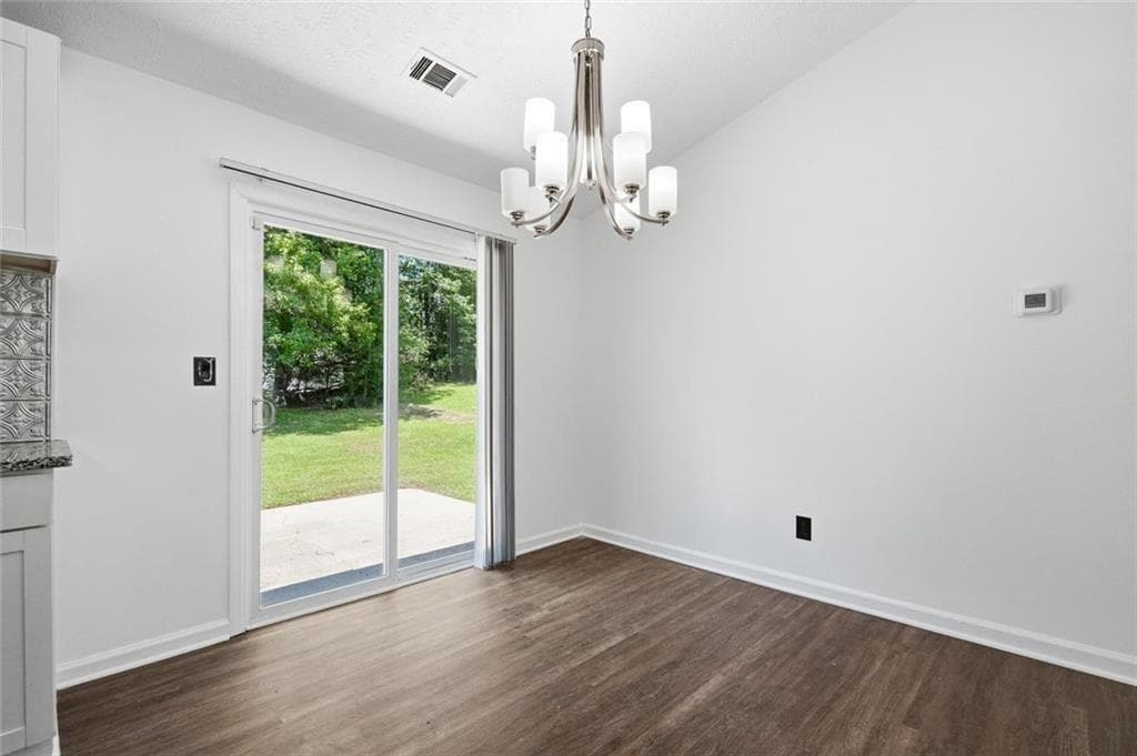 3 bedroom, 2 bathroom, 1,192 sq ft single family residence for sale at 1298 Winslow Drive, Jonesboro, GA 30238 — photo 7