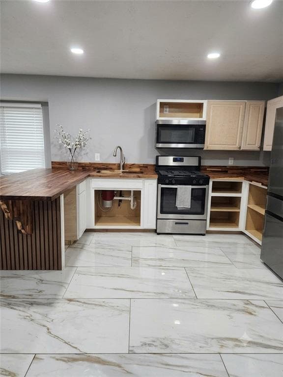 4 bedroom, 2 bathroom, 1,607 sq ft single family residence for sale at 4415 Pacer Court, Stone Mountain, GA 30083 — photo 3