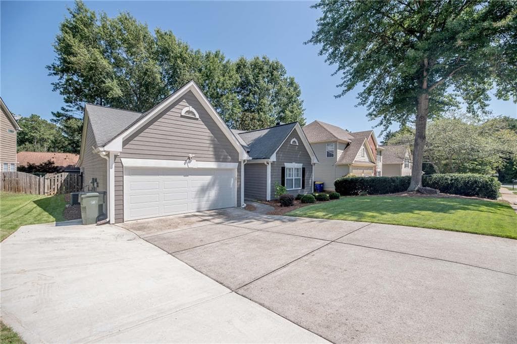 3 bedroom, 2 bathroom, 1,773 sq ft single family residence for sale at 3036 Langley Close, Kennesaw, GA 30144 — photo 3