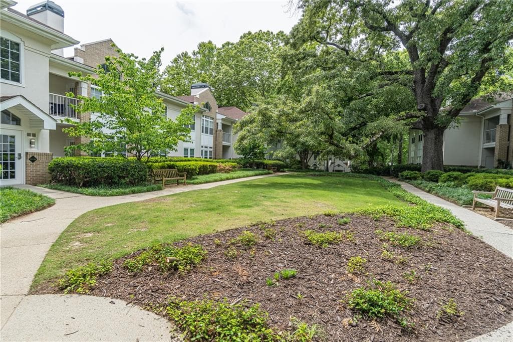 1 bedroom, 1 bathroom, 873 sq ft condominium for sale at 240 Renaissance Parkway 204, Atlanta, GA 30308 — photo 3