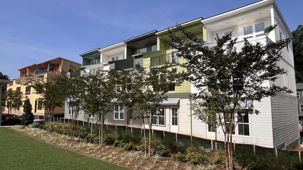 3 bedroom, 3 bathroom, 1,429 sq ft townhouse for sale at 1354 Breezy Street 250, Atlanta, GA 30315 — photo 2