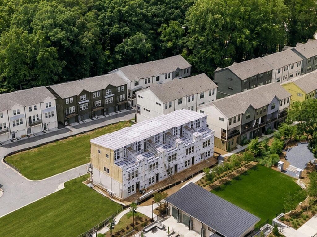 3 bedroom, 3 bathroom, 1,429 sq ft townhouse for sale at 1354 Breezy Street 250, Atlanta, GA 30315 — photo 3