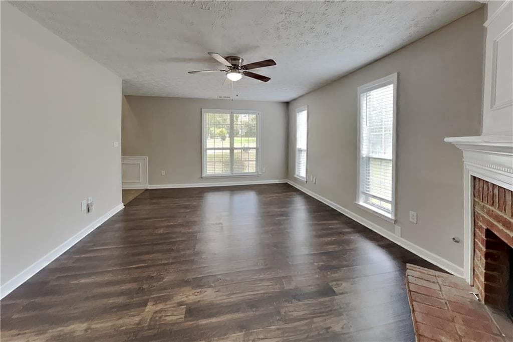 3 bedroom, 3 bathroom, 1,937 sq ft single family residence for rent at 5336 Under Way, Sugar Hill, GA 30518 for $2,290 a month — photo 2
