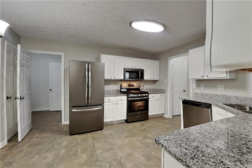 3 bedroom, 3 bathroom, 1,937 sq ft single family residence for rent at 5336 Under Way, Sugar Hill, GA 30518 for $2,290 a month — photo 5