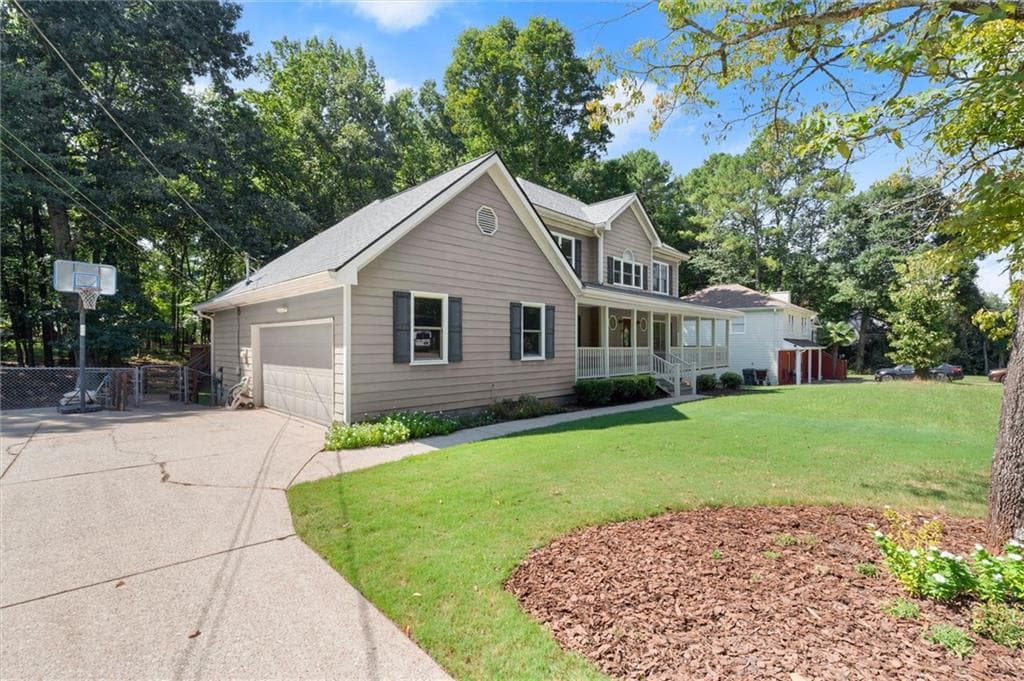 3 bedroom, 3 bathroom, 2,142 sq ft single family residence for sale at 500 Senior Drive, Lawrenceville, GA 30044 — photo 3