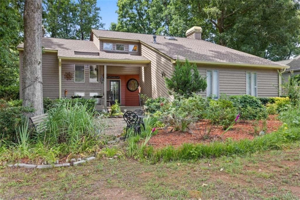 3 bedroom, 3 bathroom, 2,557 sq ft single family residence for sale at 2335 Ettas Circle, Conyers, GA 30013 — photo 2