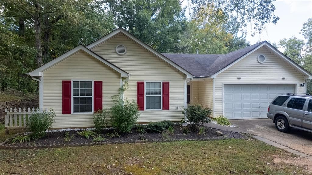 3 bedroom, 2 bathroom, 1,140 sq ft single family residence for sale at 4391 Marci Street, Snellville, GA 30039 — photo 2