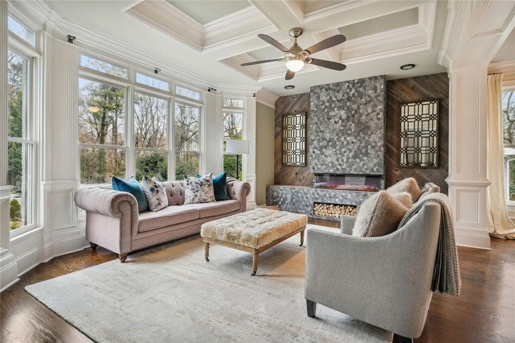 6 bedroom, 7 bathroom, 7,800 sq ft single family residence for rent at 1930 Northside Drive, Atlanta, GA 30318 for $16,000 a month — photo 4